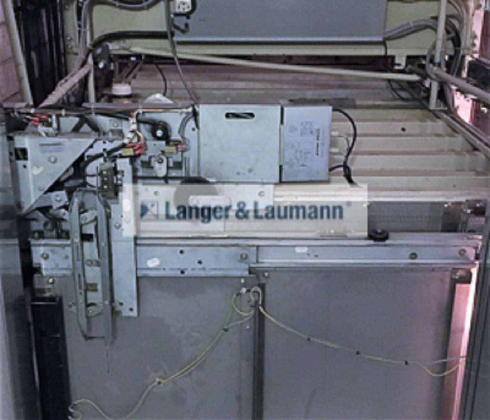 QKS11 L&L V4 Lift Door Operator Telescope Right Version