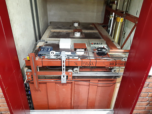 TSG V4 400 Opérateur de porte d'ascenseur p. Lynge & Jensen,