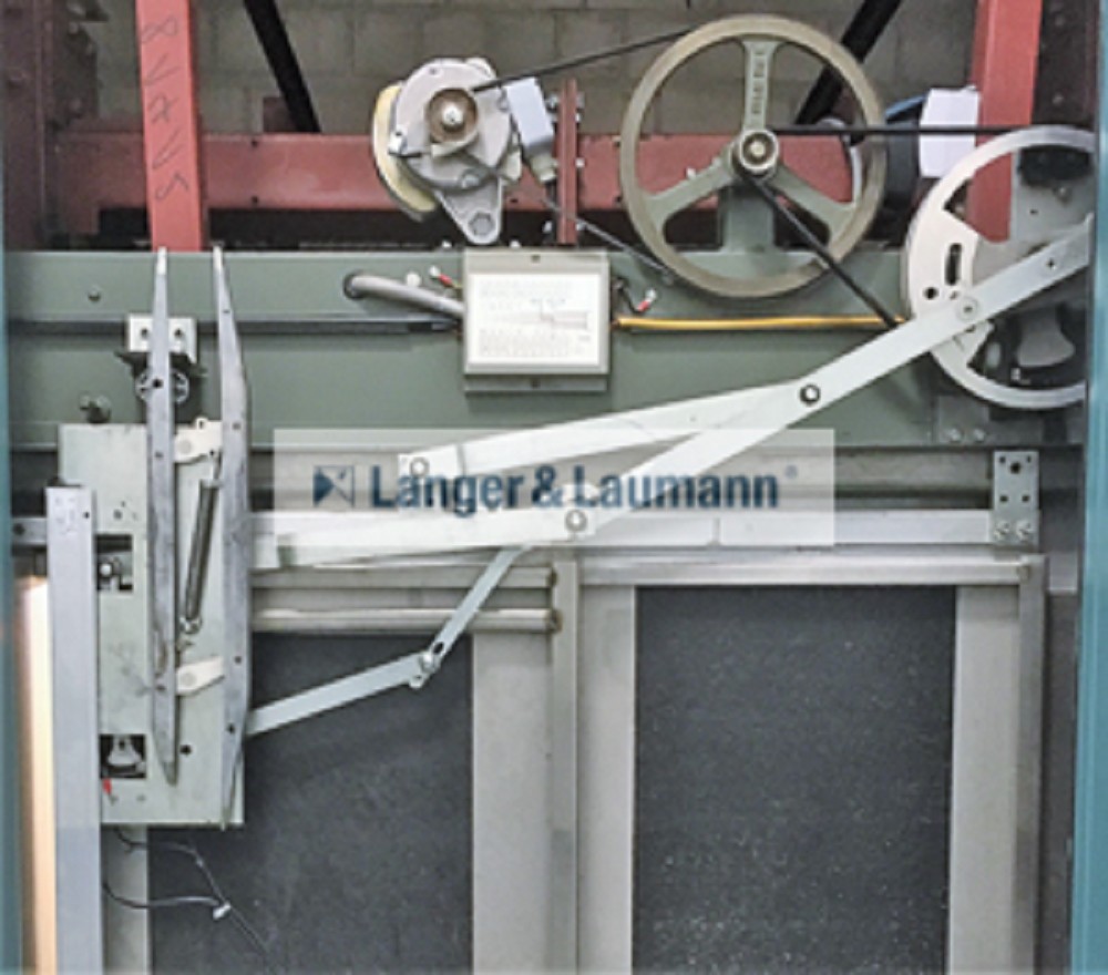 QKS8 L&L V4 Lift Door Operator Telescope Right Version