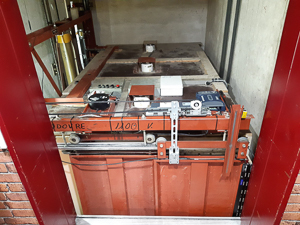 TSG V4 400 Opérateur de porte d'ascenseur p. Lynge & Jensen,